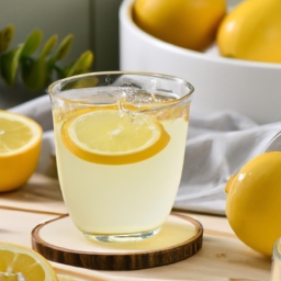 柠檬水的做法 大全(酸甜可口，清凉解渴：美味柠檬水的20种做法大全)