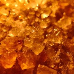 金盐 是什么(金盐，是由金和盐两种元素组成的化合物。在化学中的名称为氯金酸钠 (NaAuCl4)，是一种无机物质