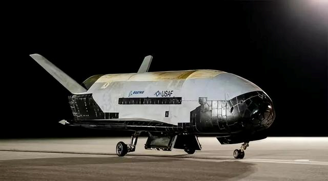 X-37B创造新纪录国产空天飞机在轨270天连飞9个月着陆成功