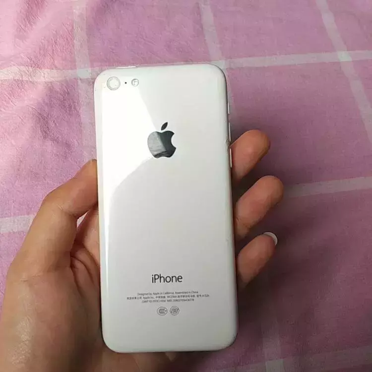 399元白色国行iPhone5c购买体验（苹果5s白色好看还是黑色）