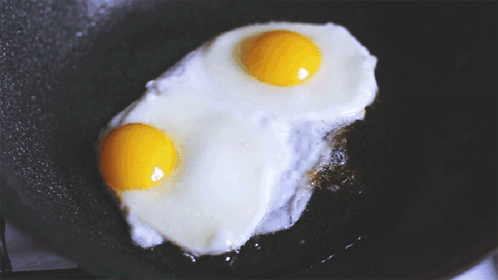 煎荷包蛋要用热油（煎荷包蛋用冷油还是热油做法）