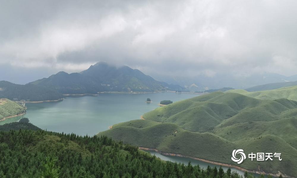 桂林1680米高海拔的天湖类似于夏凉宫（桂林天湖水利电业设备有限公司官网）
