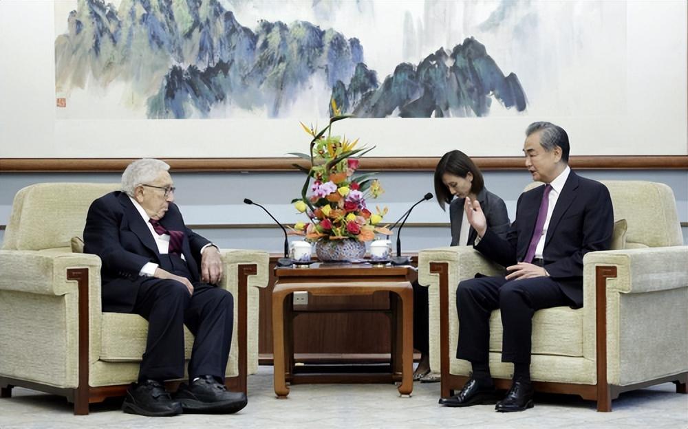 中美外交首脑会谈：王毅与基辛格会面（王毅会见美国前国务卿基辛格）