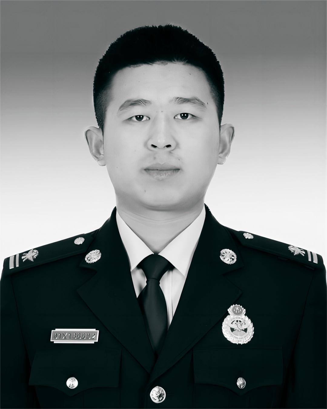 北京强降雨已致11人遇难：消防员冯振因体力耗尽被洪水冲走，最后时刻将战友推至安全区域，年仅30岁