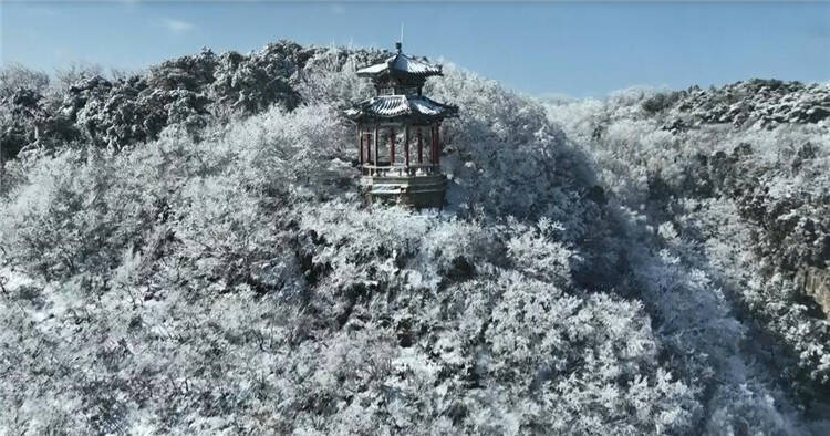 青州仰天山雪景初霁的美景（青州仰天山雪景初霁的美景是什么）