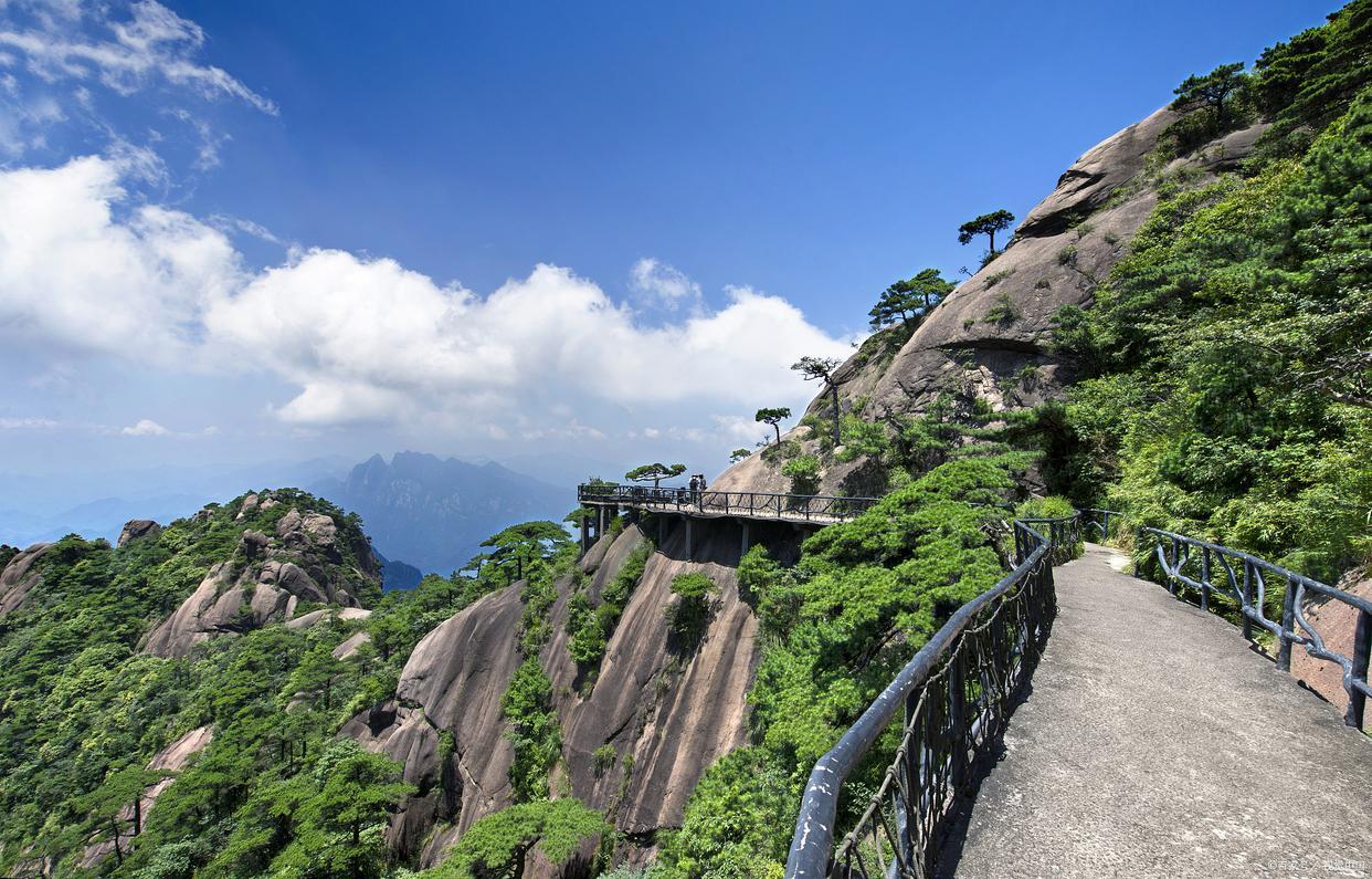 中国最美的山之一：三清山（中国最美的山谷之一三清山）