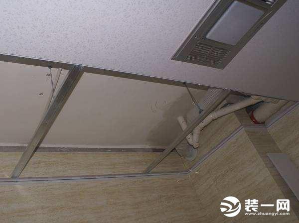 楼上卫生间漏水原因与维修方法（楼上卫生间漏水维修方法）